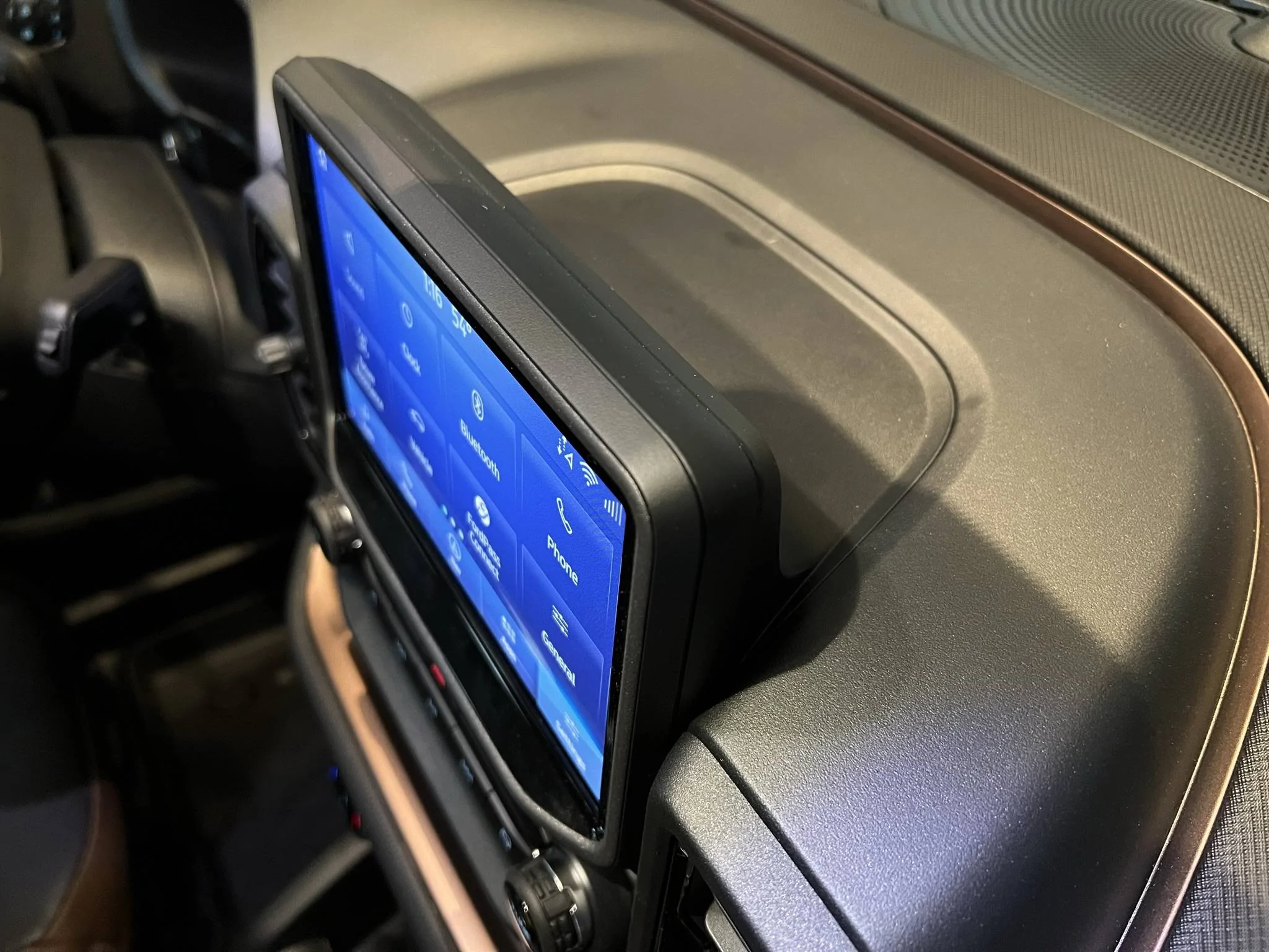 Ford Bronco Sport Integrated Pivot Ball Phone Mount IMG_4730