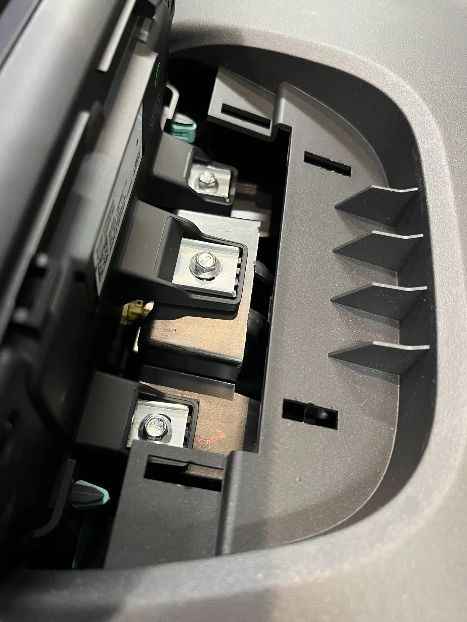 Ford Bronco Sport Integrated Pivot Ball Phone Mount IMG_4732