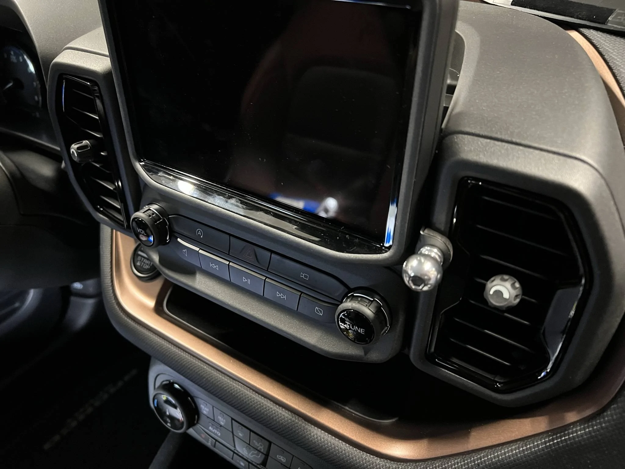 Ford Bronco Sport Integrated Pivot Ball Phone Mount IMG_4739