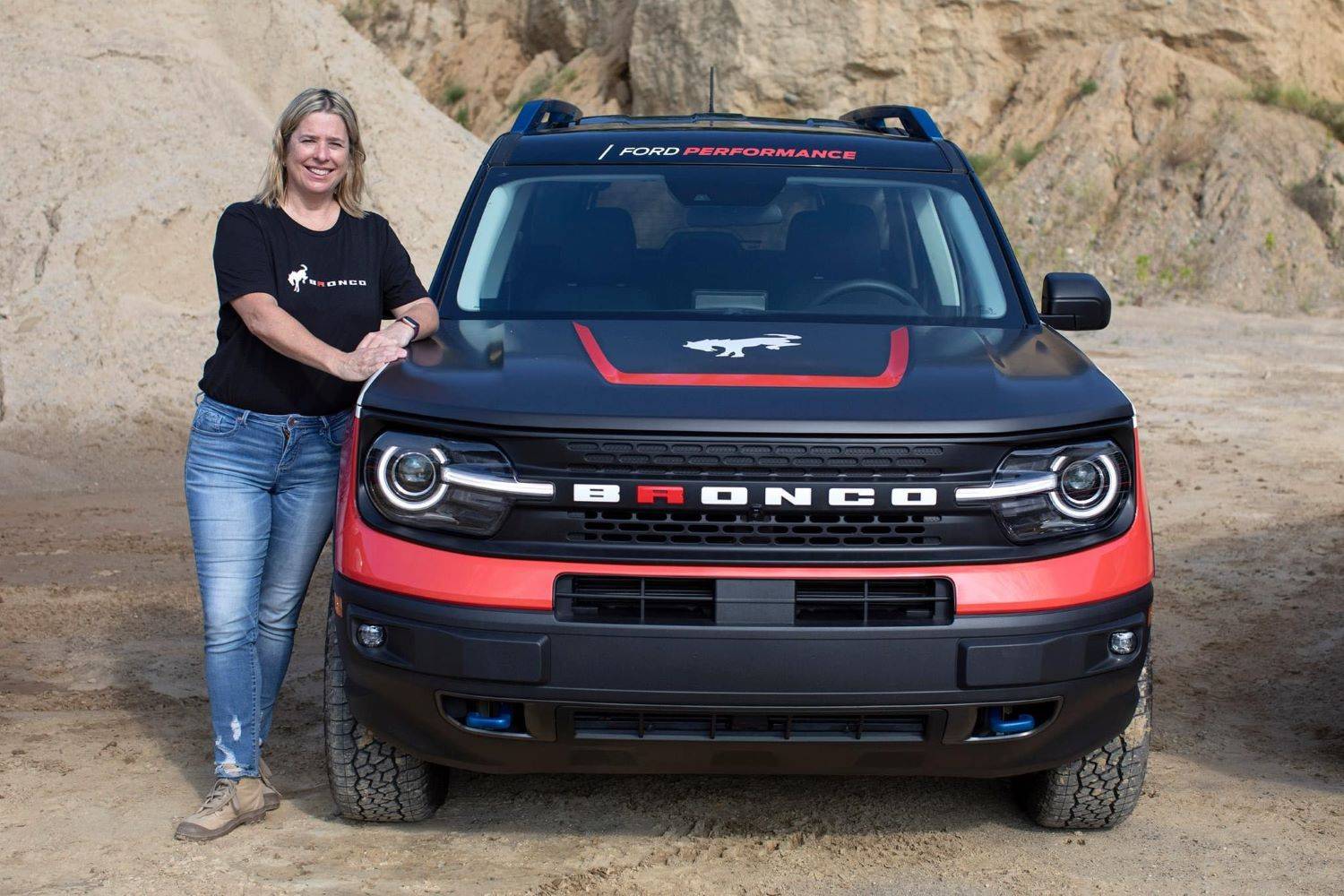 Ford Bronco Sport Official HOT PEPPER RED Bronco Sport Thread 2021-Ford-Bronco-Sport-2021-Rebelle-Rally-Exterior-003-Front[1]