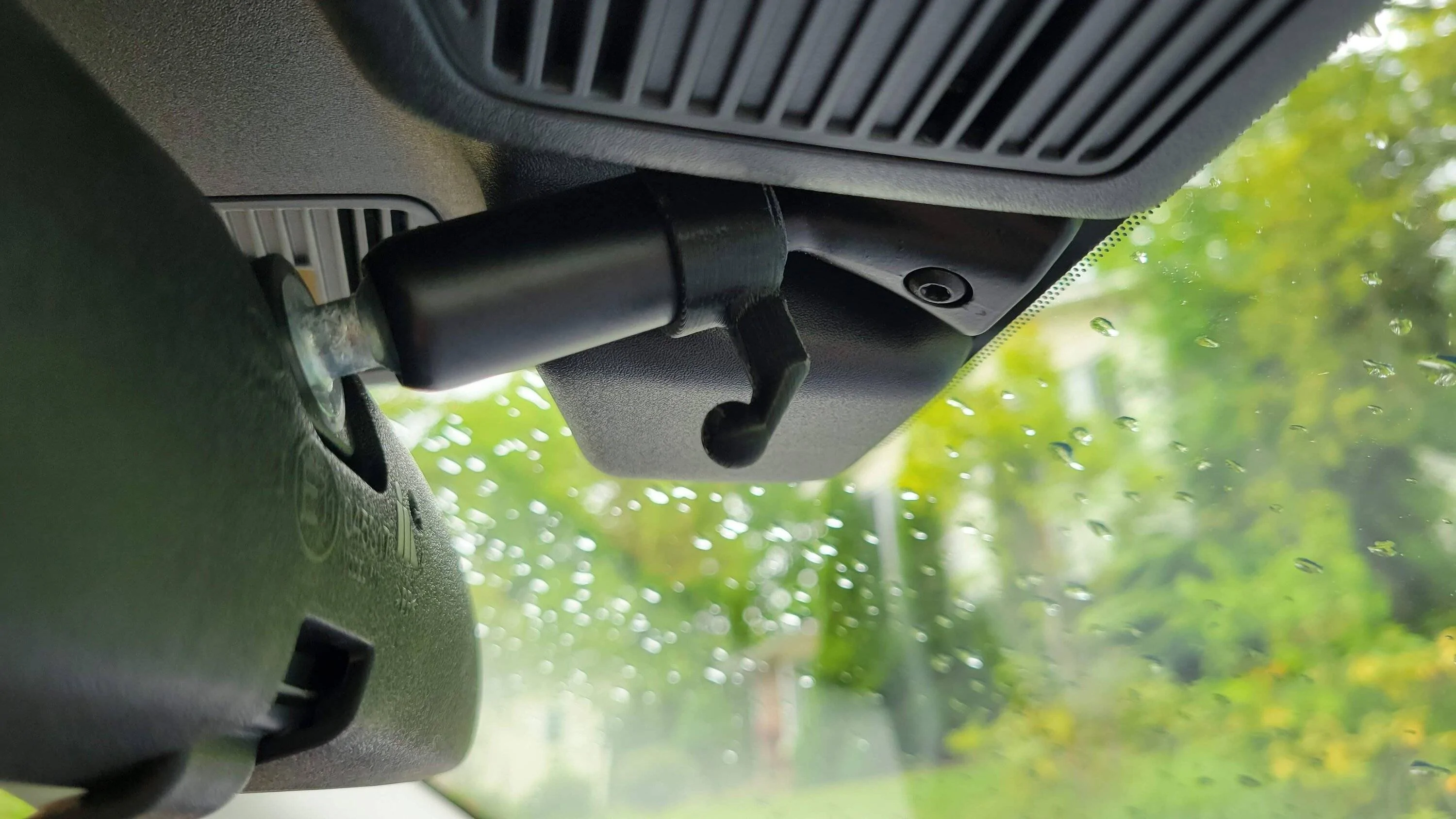 Ford Bronco Sport Non-adhesive mount for Garmin Dash Cam Mini 2 20230509_134700