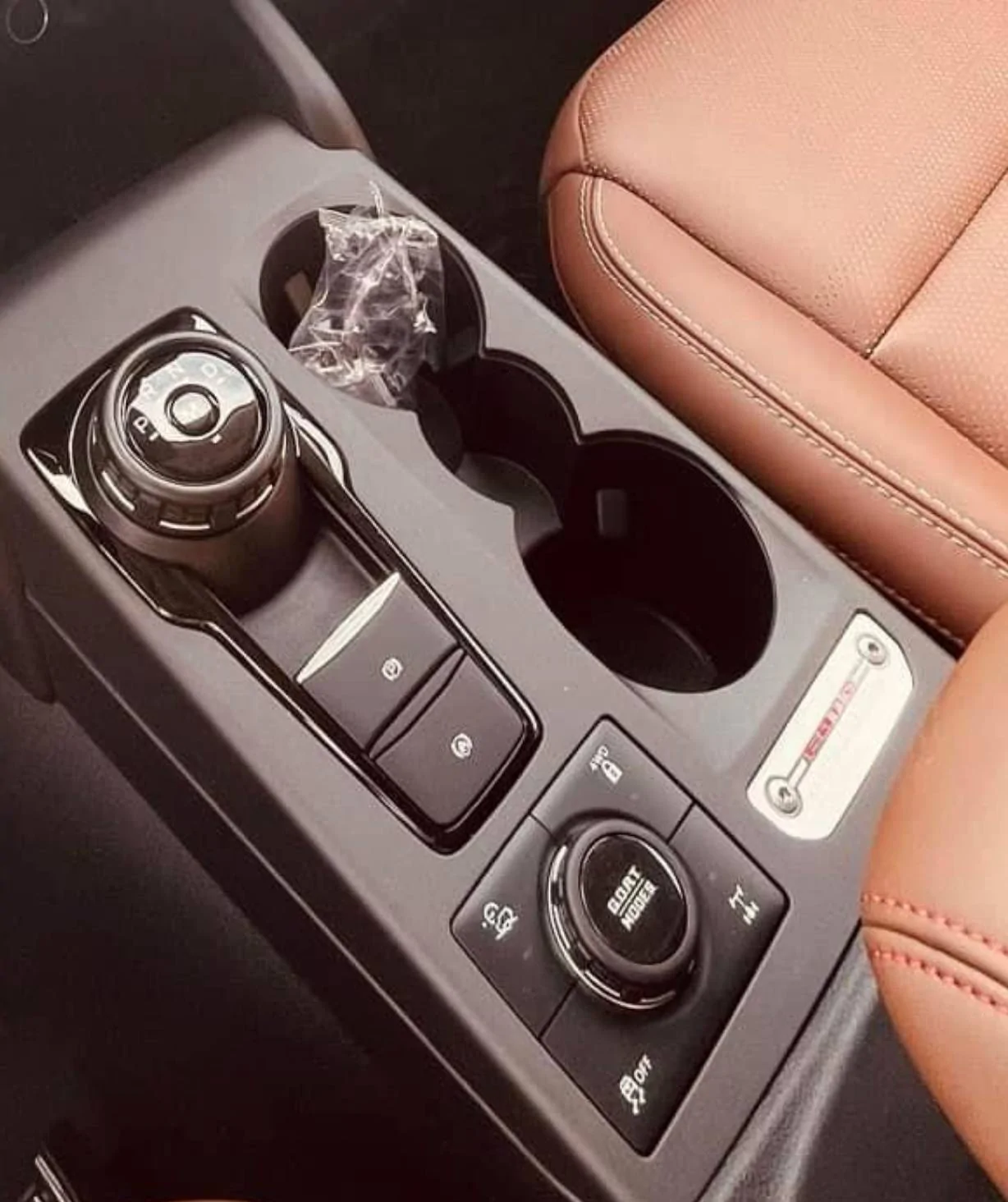 Ford Bronco Sport Question about the center shifter/cup holder cover IMG_3980