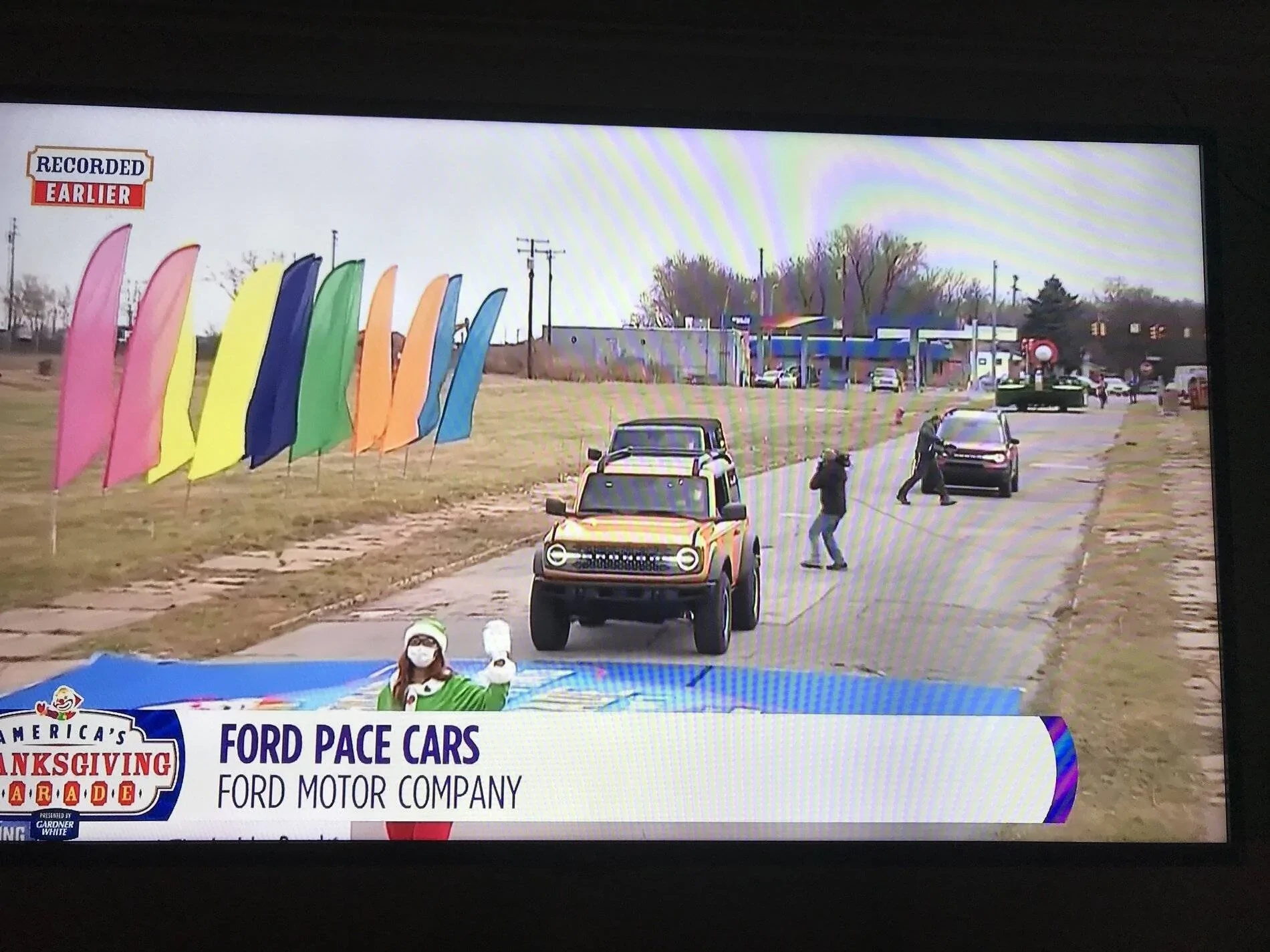 Ford Bronco Sport Bronco Sport pace car in Detroit Thanksgiving Day Parade eed6dd2b-e055-469b-9ab8-120fb12d2fc2-jpeg
