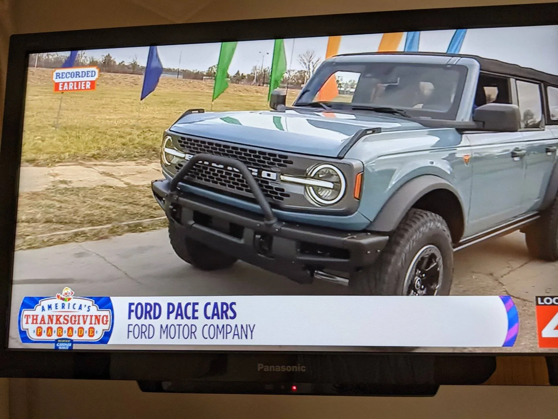Ford Bronco Sport Bronco Sport pace car in Detroit Thanksgiving Day Parade pxl_20201126_152612433-jpg