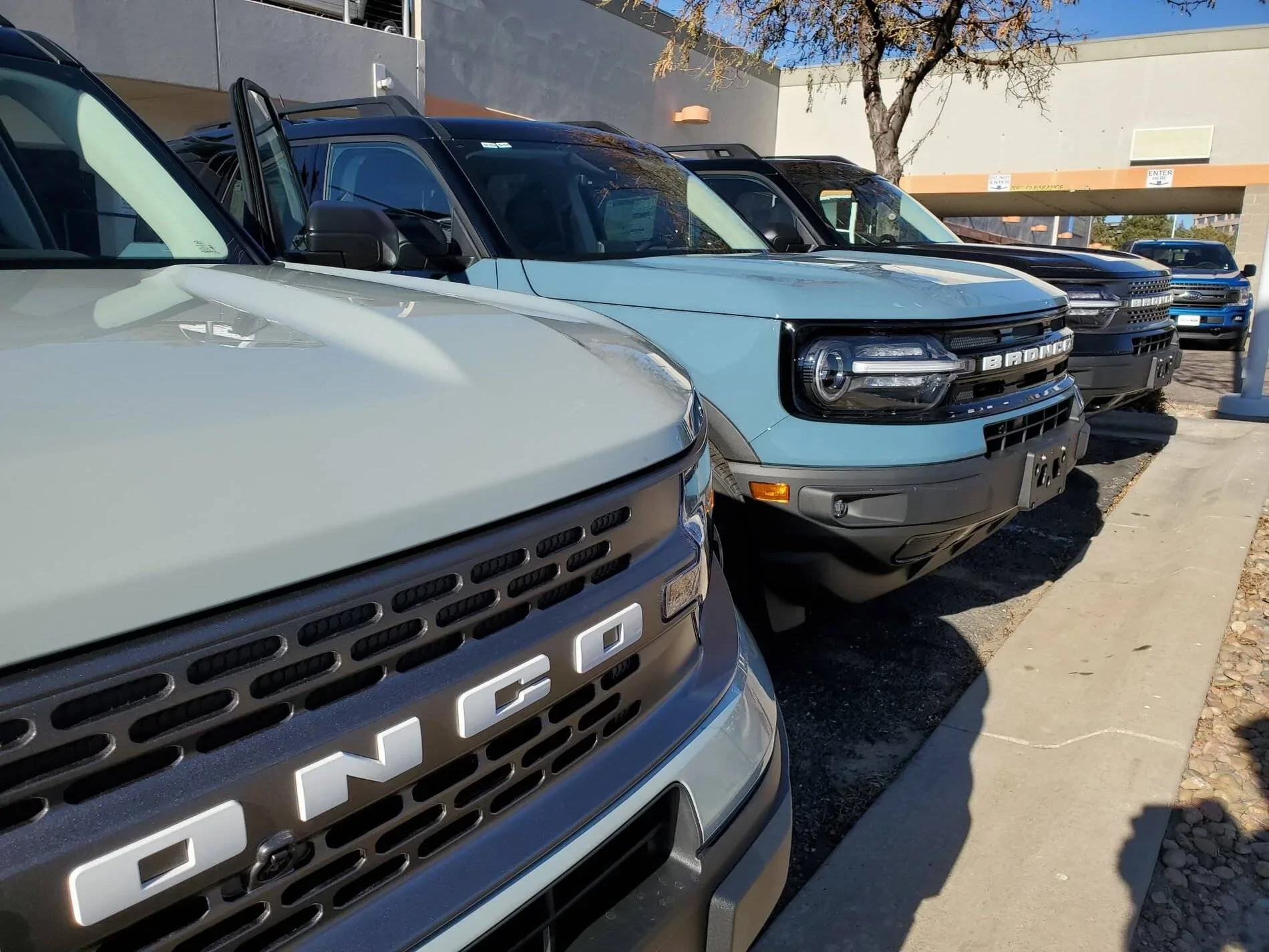 Ford Bronco Sport Area 51 vs Cactus Gray Bronco Sport side-by-side comparison 130082120_10224792992560852_1262010017780743773_o