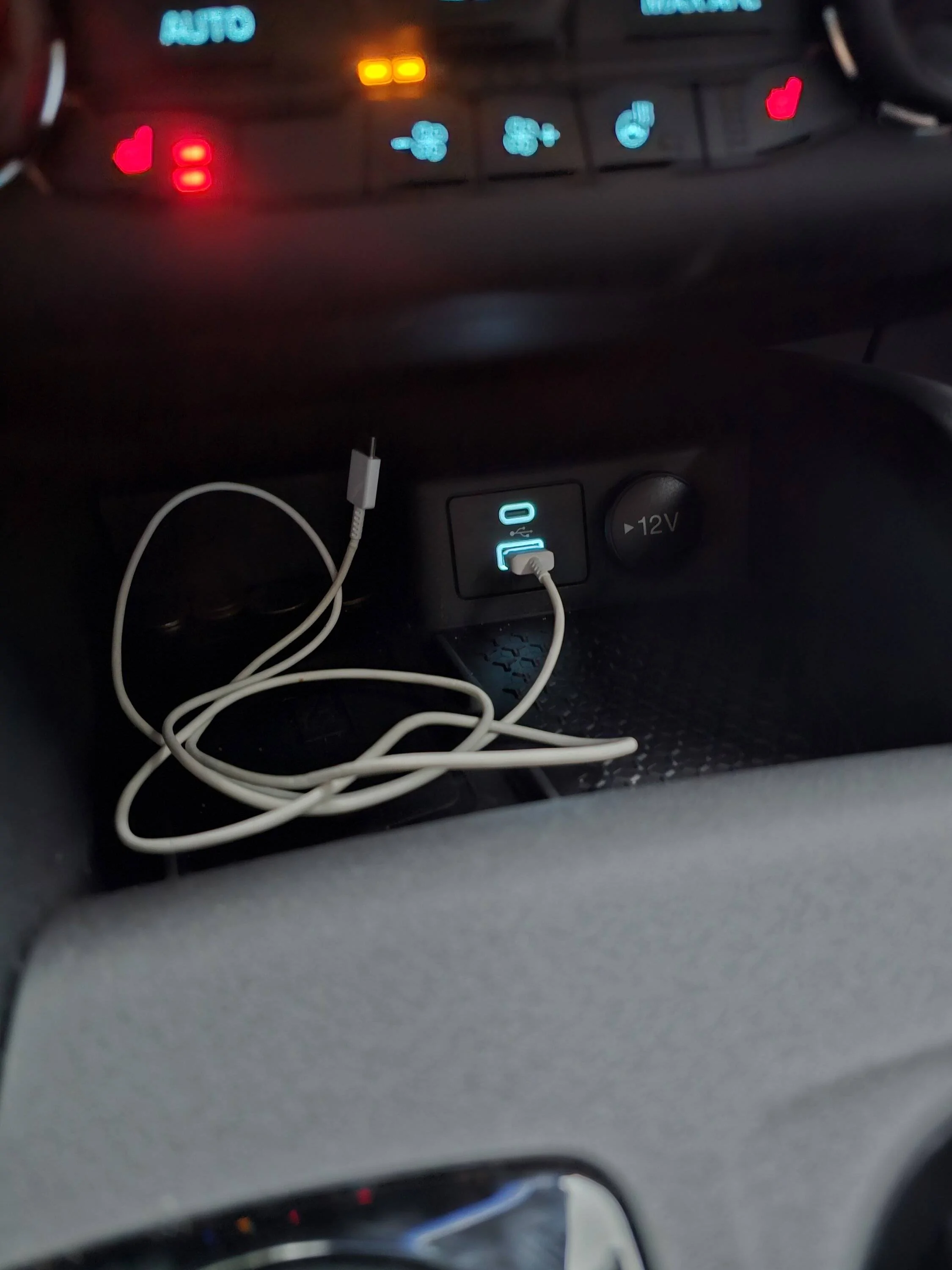 Ford Bronco Sport Illuminated USB ports 20230928_073131