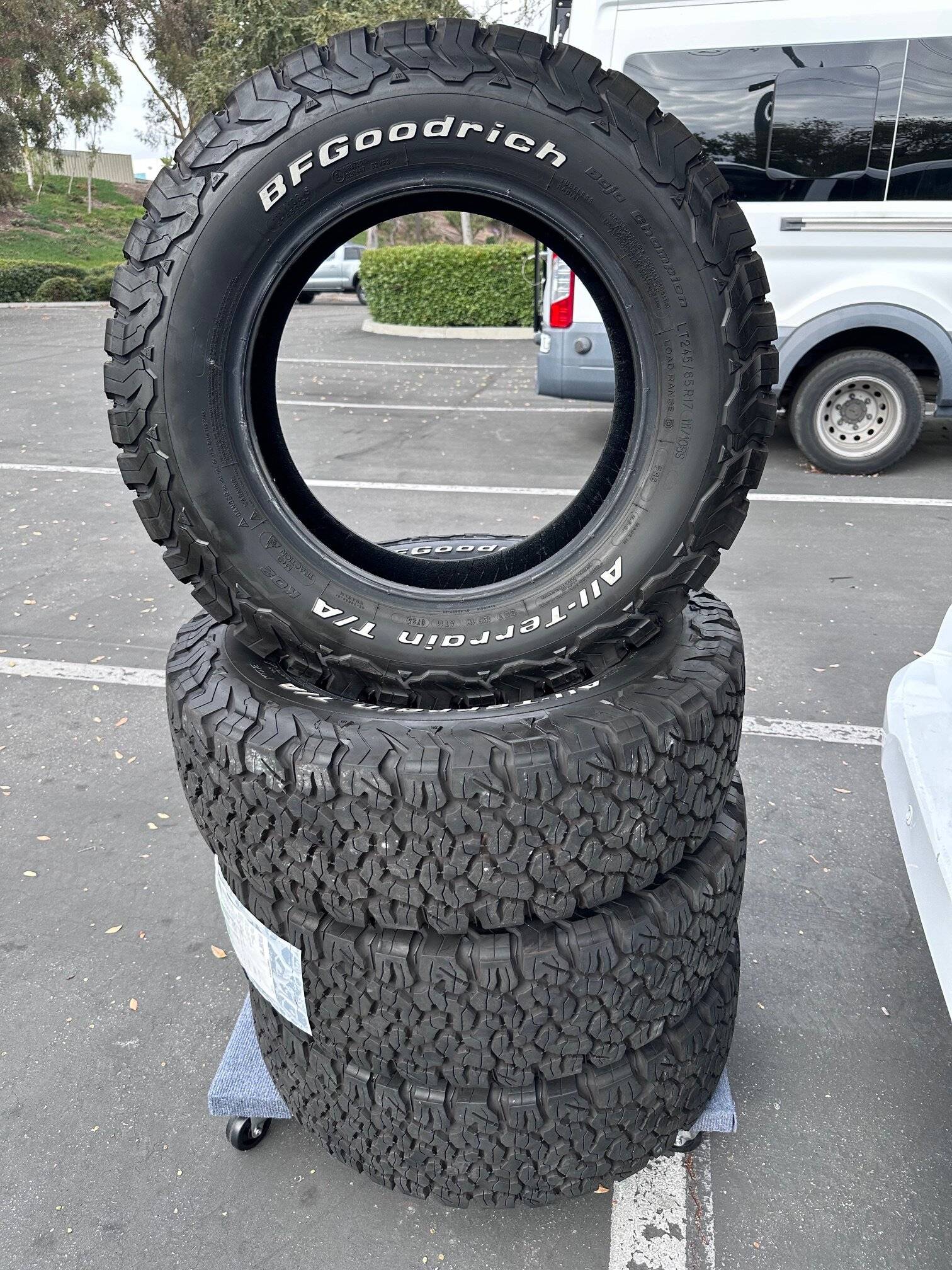 Ford Bronco Sport 245 65 r17 BF Goodrich KO2 8pr. RWL Like new IMG_0498