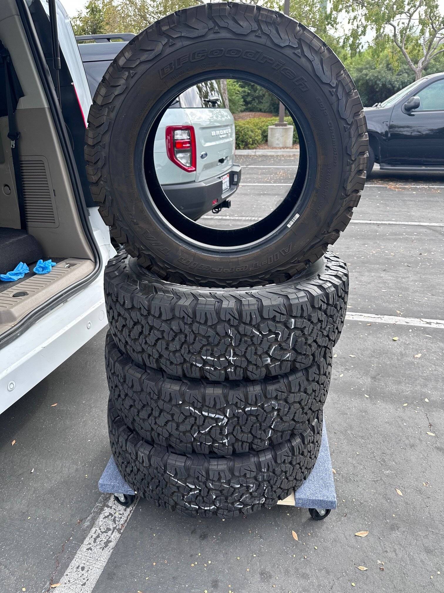 Ford Bronco Sport 245 65 r17 BF Goodrich KO2 8pr. RWL Like new IMG_0505