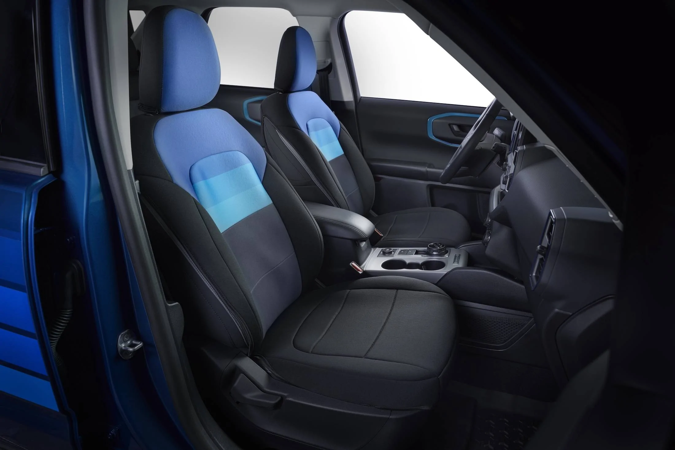 Ford Bronco Sport SEMA 2023: Bronco Sport Free Wheeling Build showcases Ford Accessory Personalization program and Vehicle Wrap Program BRONCO_SPORT_INTERIOR