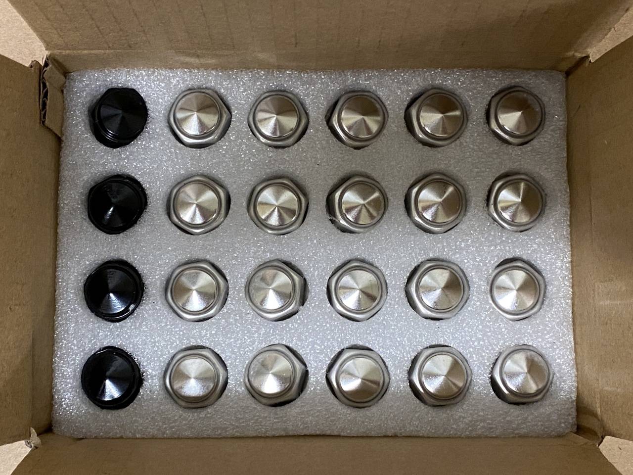 Ford Bronco Sport Lug nuts -- Chrome to black Lug 05