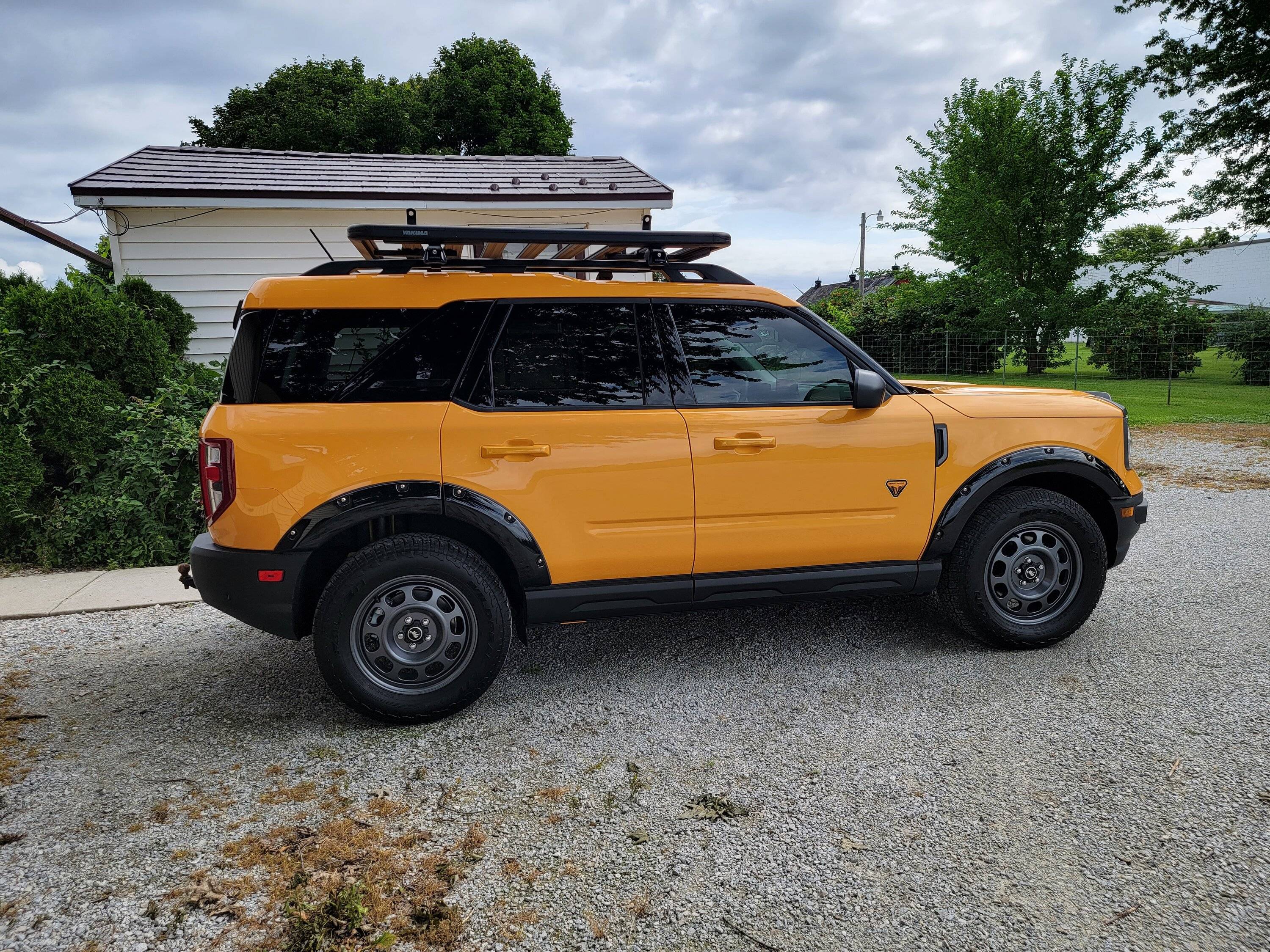 Ford Bronco Sport Any roof racks you can sit on for an extended period of time? 20230730_103105