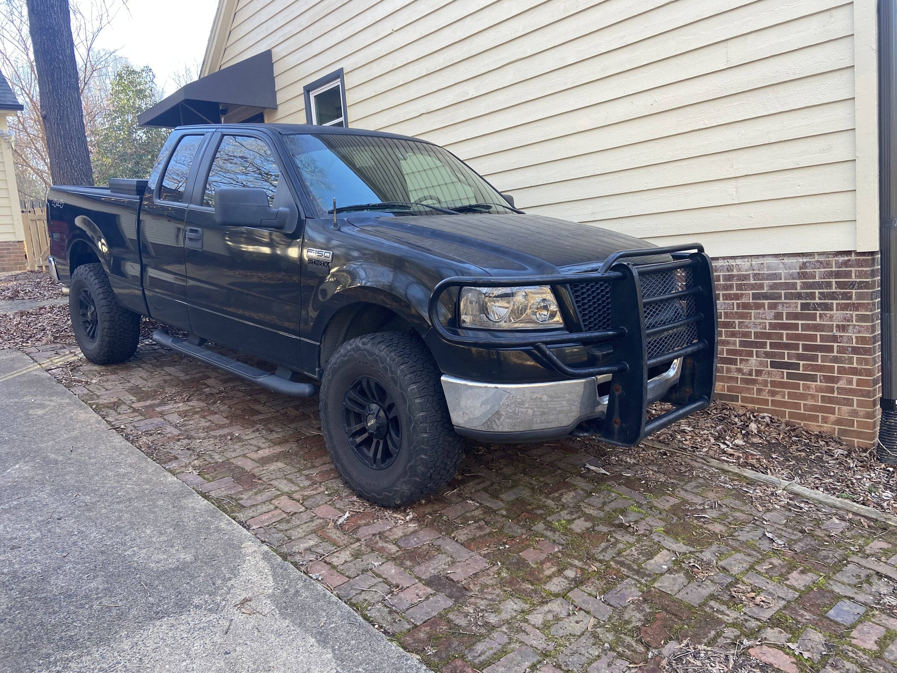 Ford Bronco Sport RC Bull bar vs Black Horse Grille Guard IMG_9089