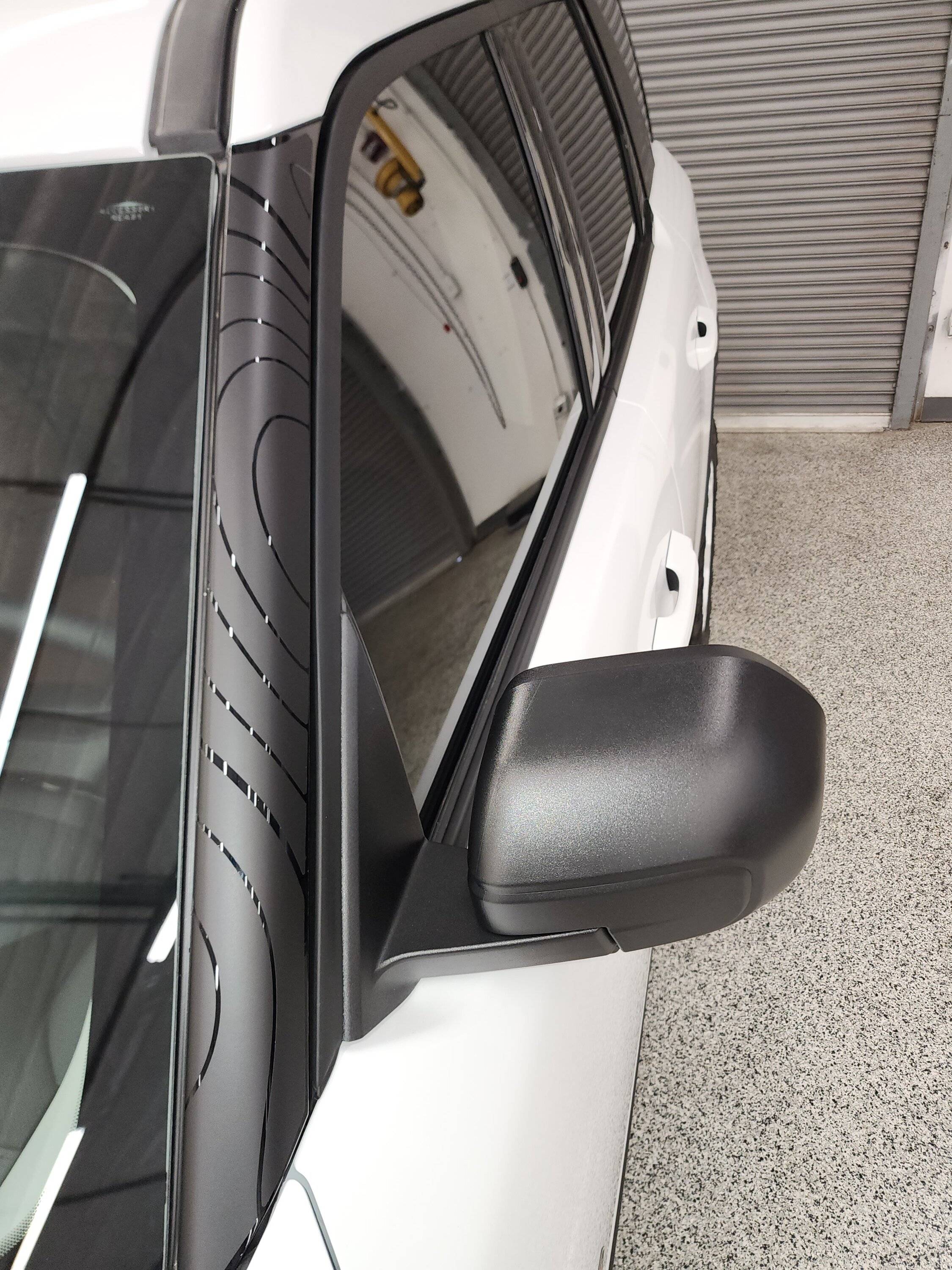 Ford Bronco Sport Any decals for the trim between the rear windows? 20231108_160632