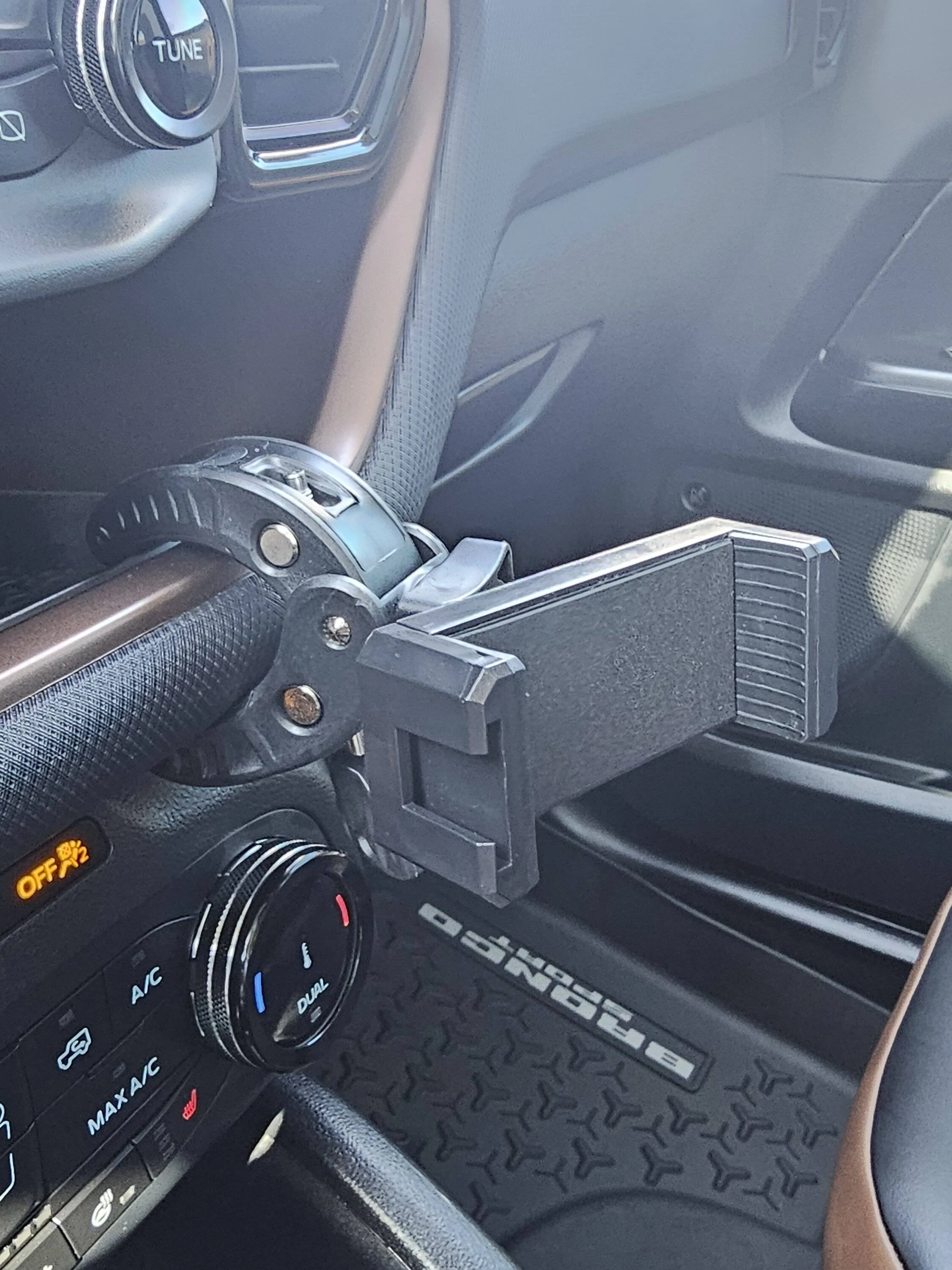 Ford Bronco Sport What are y'all doing for a phone mount? 20240216_113851