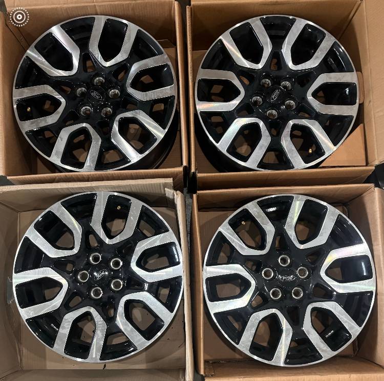 Ford Bronco Sport Maverick Lariat 18” Factory Wheels IMG_1012