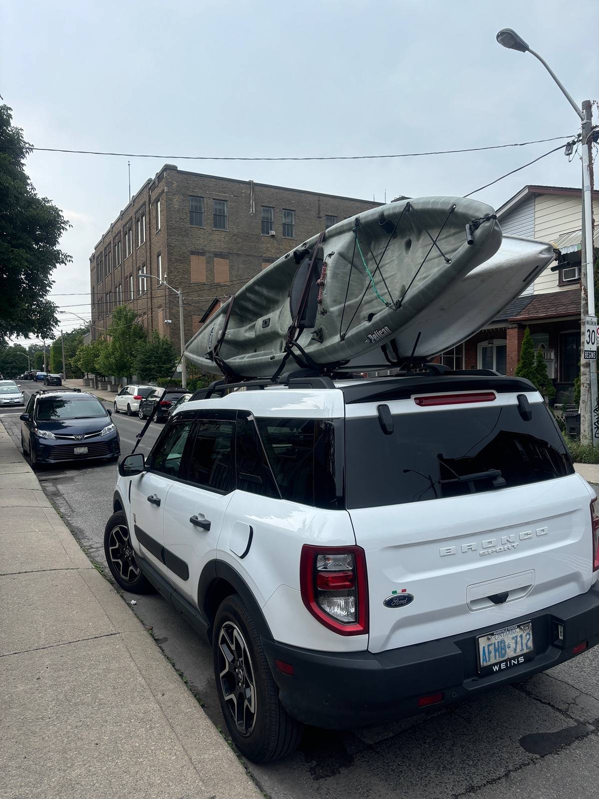 Ford Bronco Sport Crossbars for kayaks IMG_1941