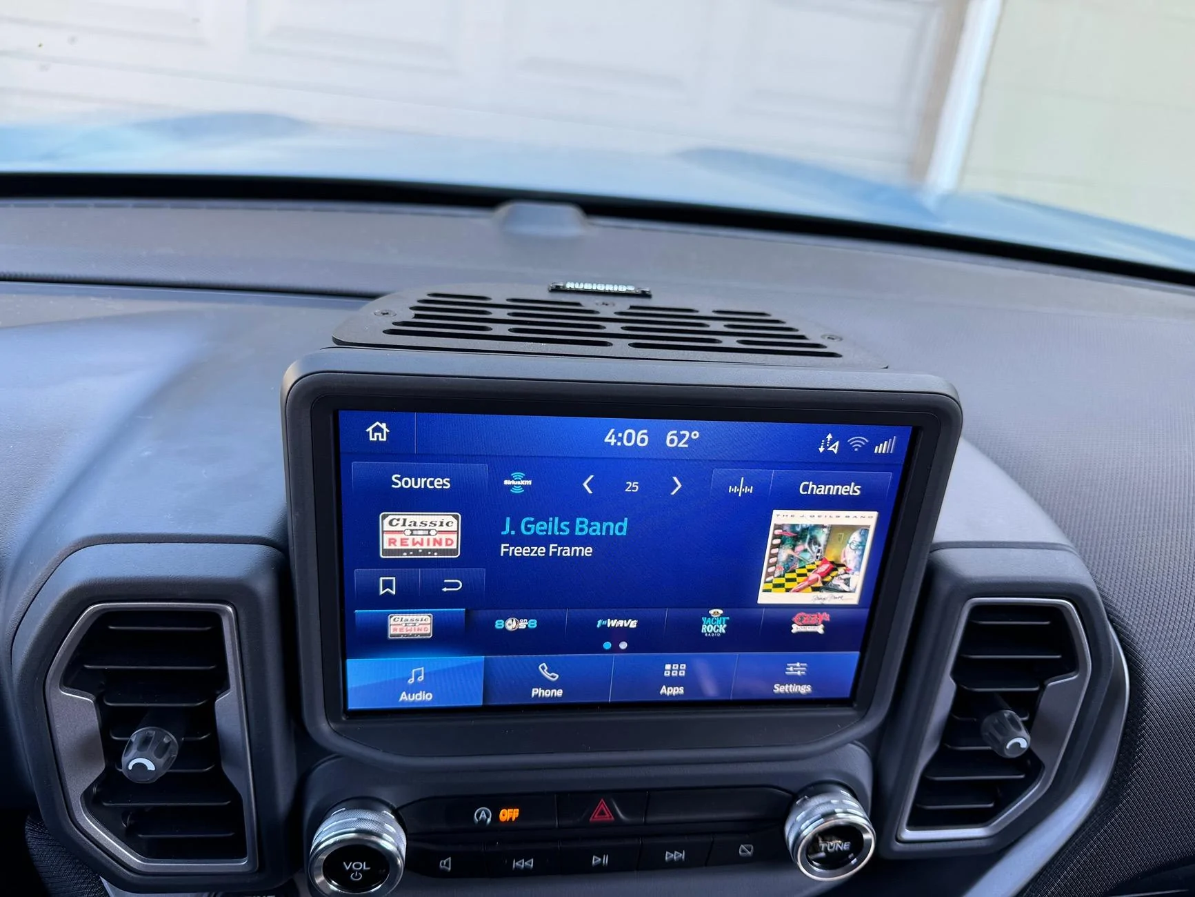 Ford Bronco Sport Dash mount grid IMG_1680