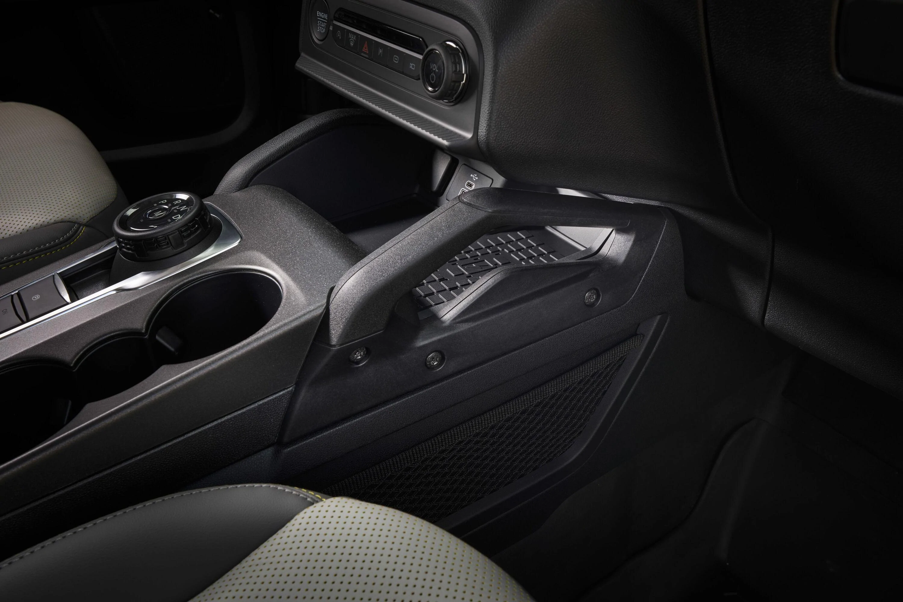 Ford Bronco Sport Official: 2025 Bronco Sport Gets Sasquatch Off-Road Package, New Tech and Features 2025-bronco-sport_10-4096x2731