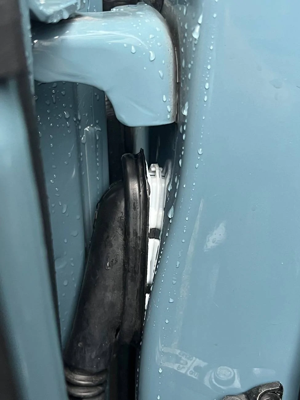 Ford Bronco Sport Rubber door jamb boot, how to reseat? IMG_0673