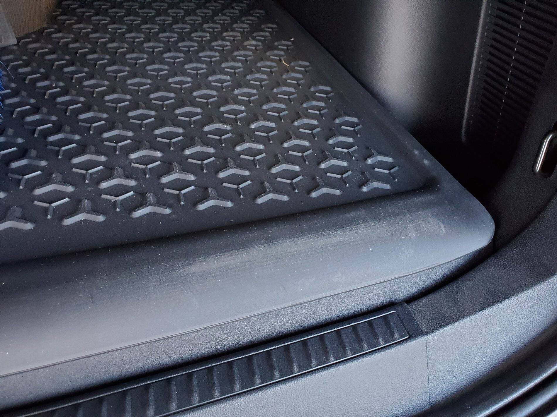 Ford Bronco Sport Cargo Mat scuffs easy 20201218_095037