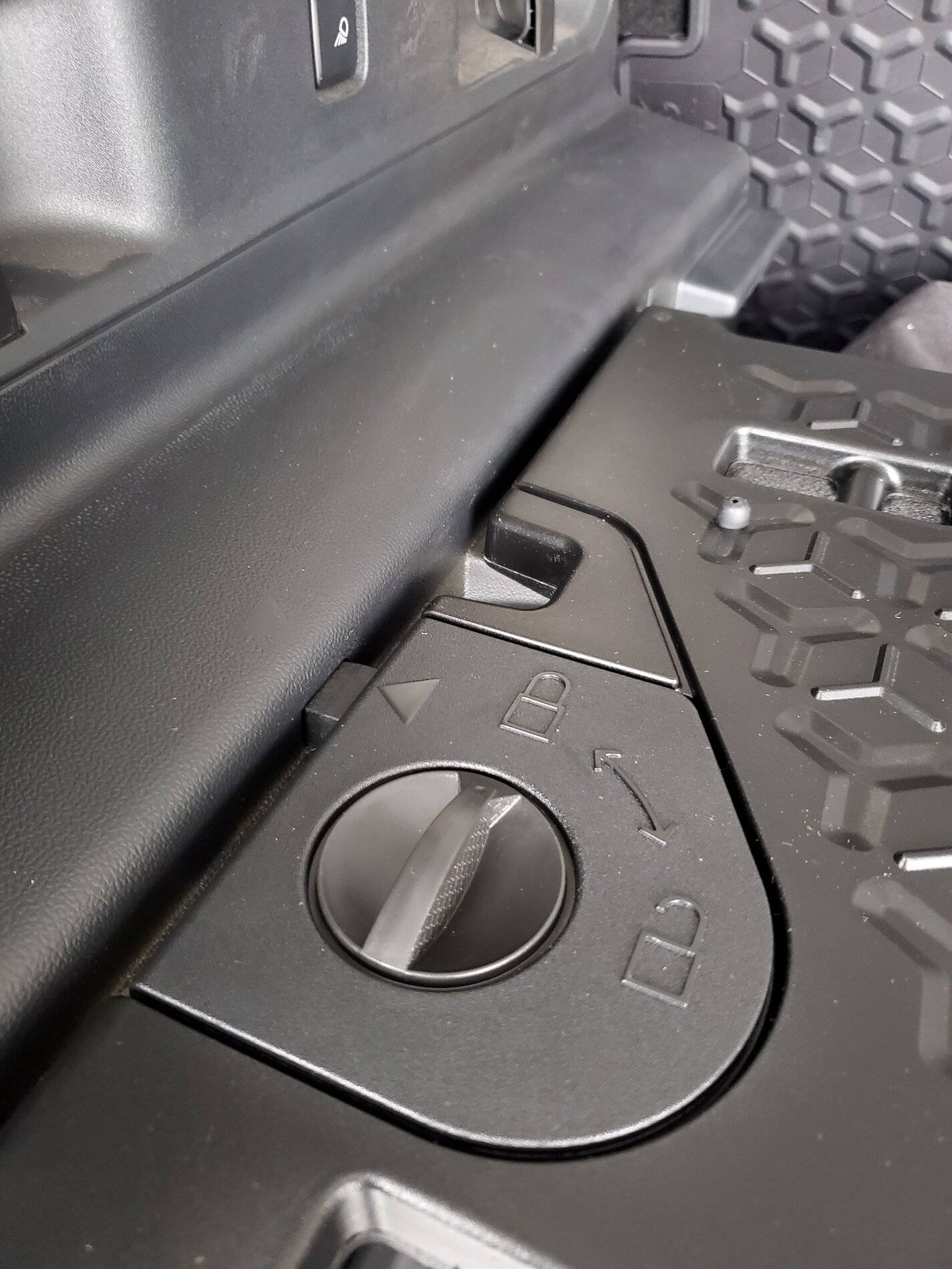 Ford Bronco Sport Cargo Mat scuffs easy 20201217_160131