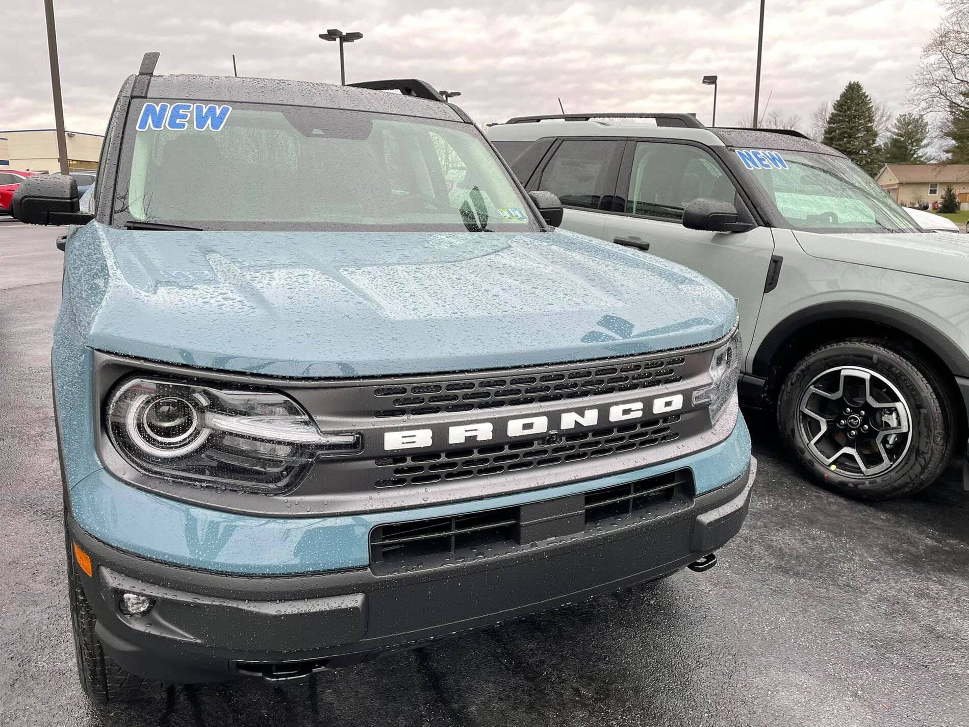 Ford Bronco Sport Area 51 vs Cactus Gray Bronco Sport side-by-side comparison Area 51 vs Cactus Gray Bronco Sport rainy day 2