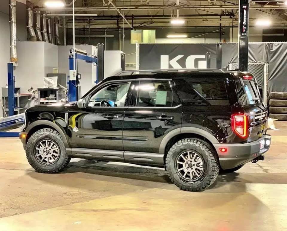 Ford Bronco Sport Bronco Sport Outer Banks on Aftermarket 17" Wheels and Tires bronco-sport-outer-banks-aftermarket-17-inch-wheels-tires1-