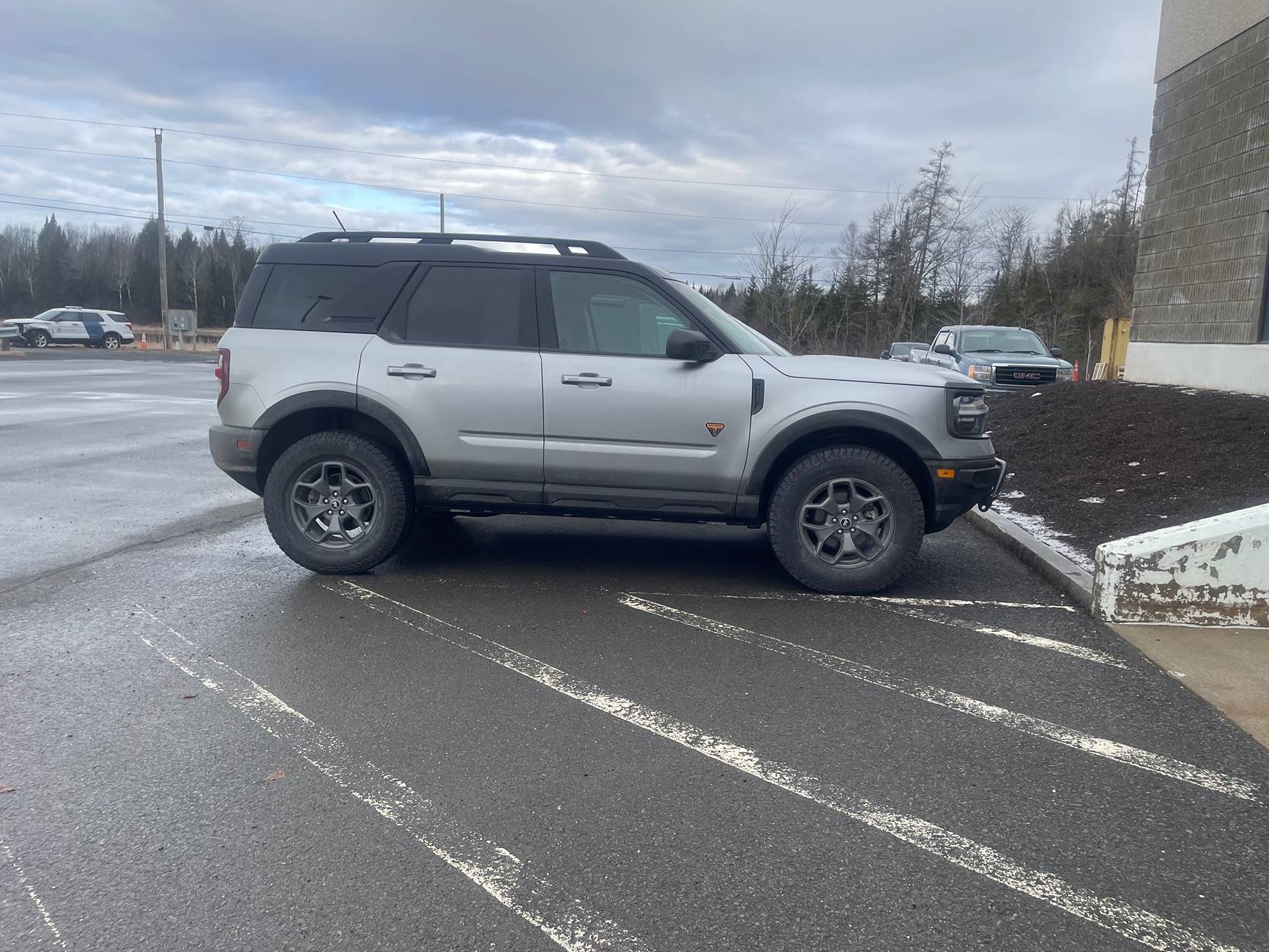 Ford Bronco Sport 235/75r17’s fit, barely. IMG_7266