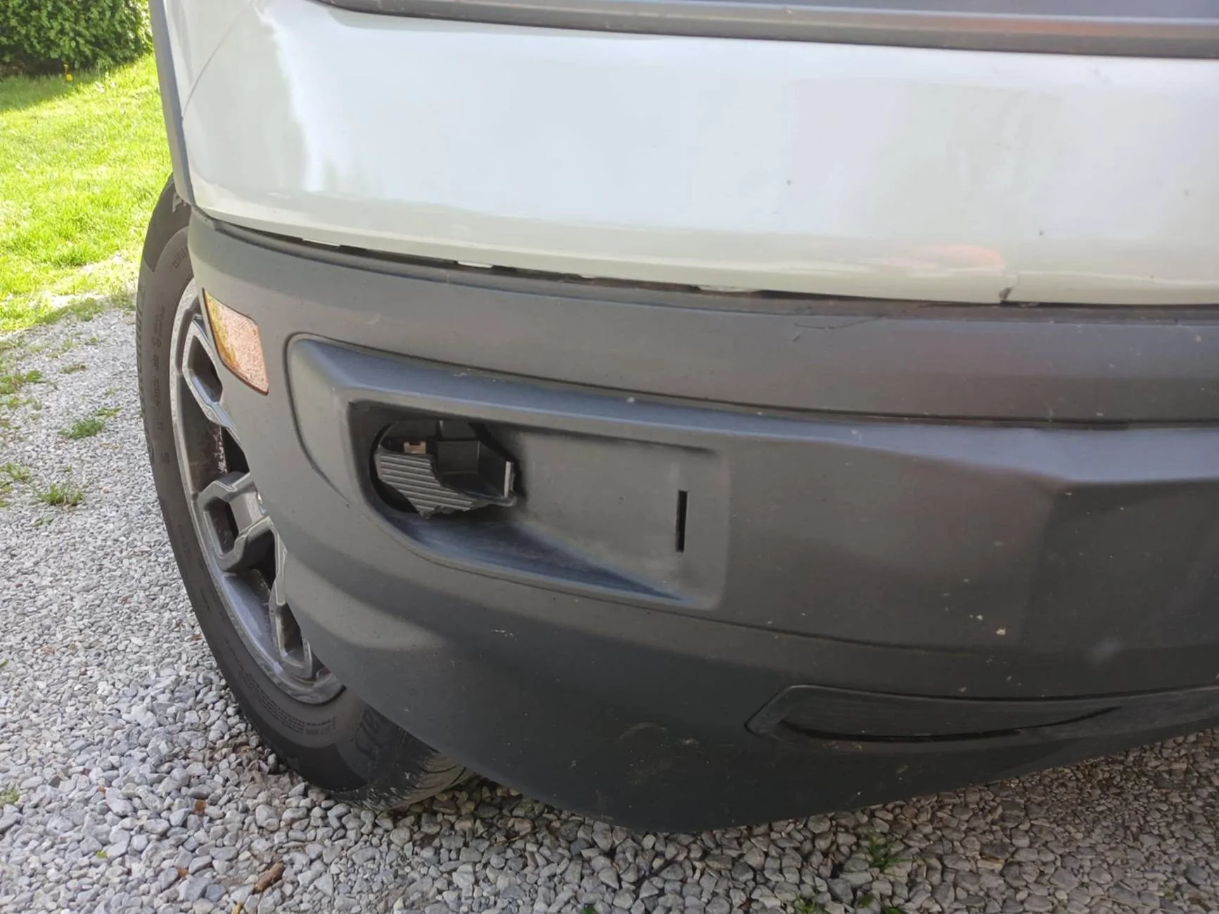 Ford Bronco Sport WTB: fog light cover / windshield cowl moulding 1000000701