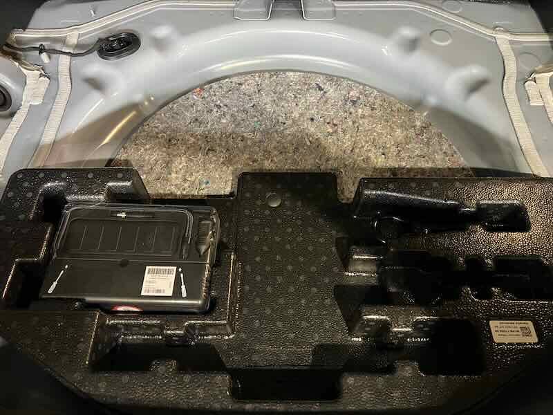 Ford Bronco Sport Spare tire / jack IMG_2024