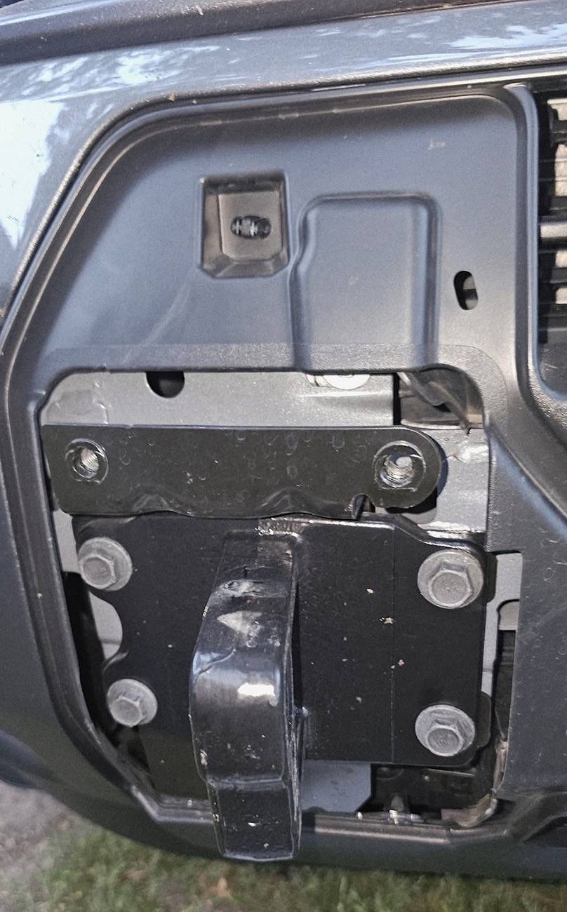 Ford Bronco Sport 2025 Front Skid/Bumper Plate Removal pics IMG_7541