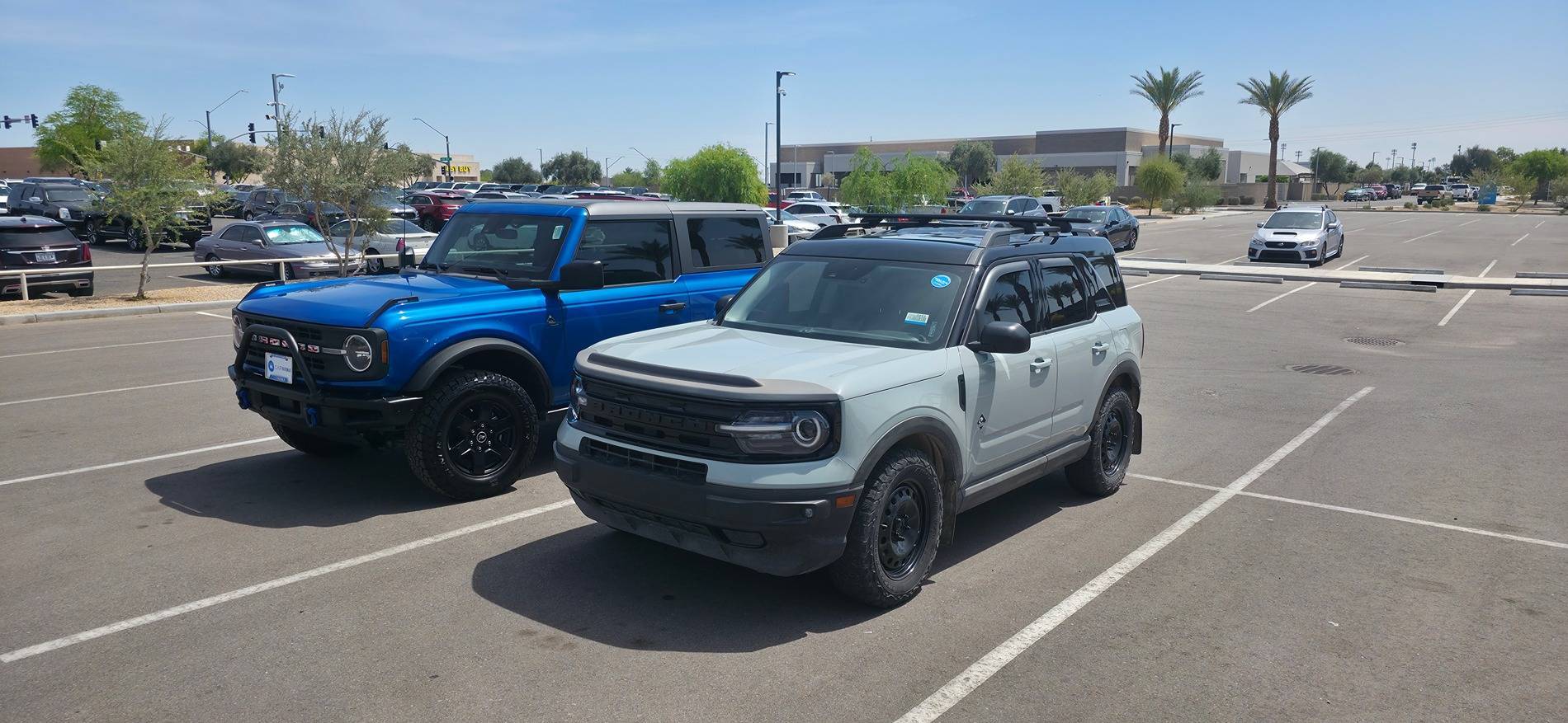 Ford Bronco Sport Bronco Sport vs. Full Size Bronco 1000007817-