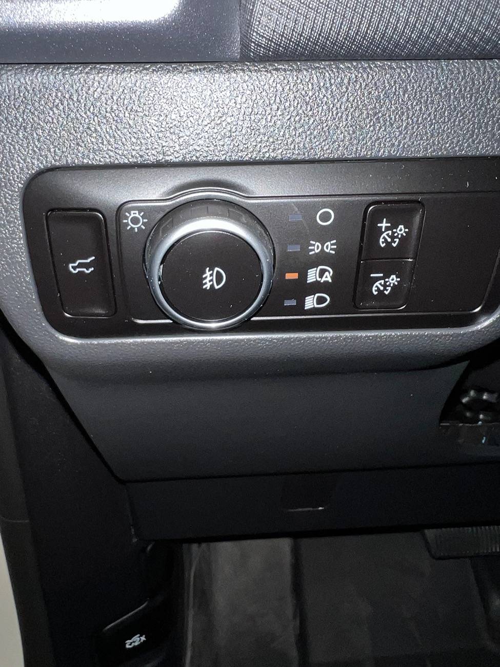 Ford Bronco Sport Open tailgate from inside? IMG_1191