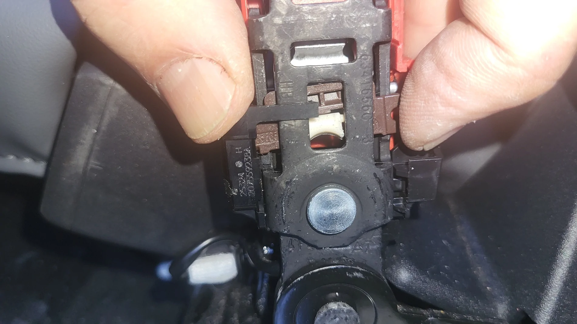 Ford Bronco Sport 2025 Rear Seat Belt Buckle Seizing 20251213_144846