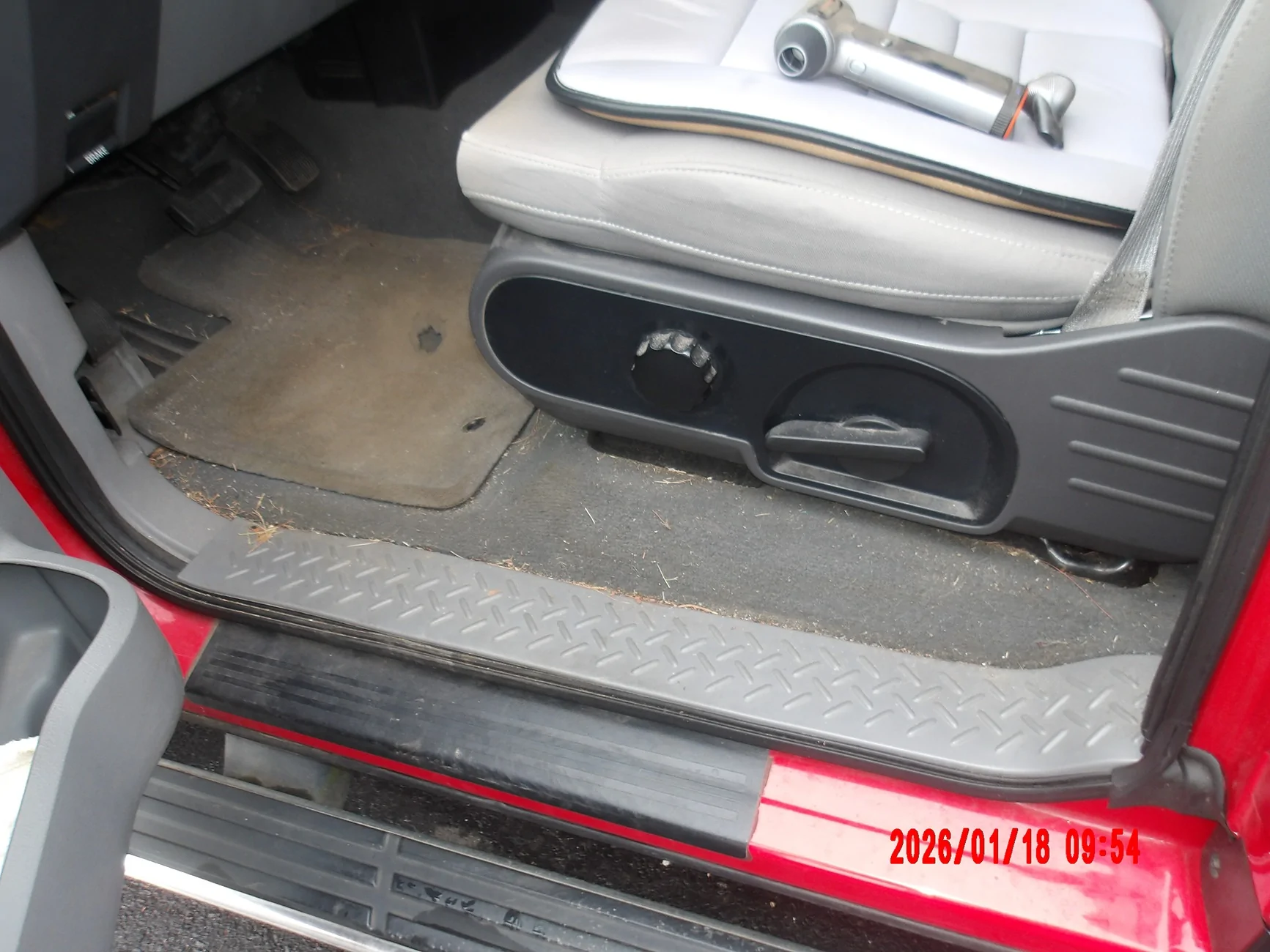 Ford Bronco Sport Review: Wolfbox MF200 Super Power Turbofan compressed air duster. 100_0020