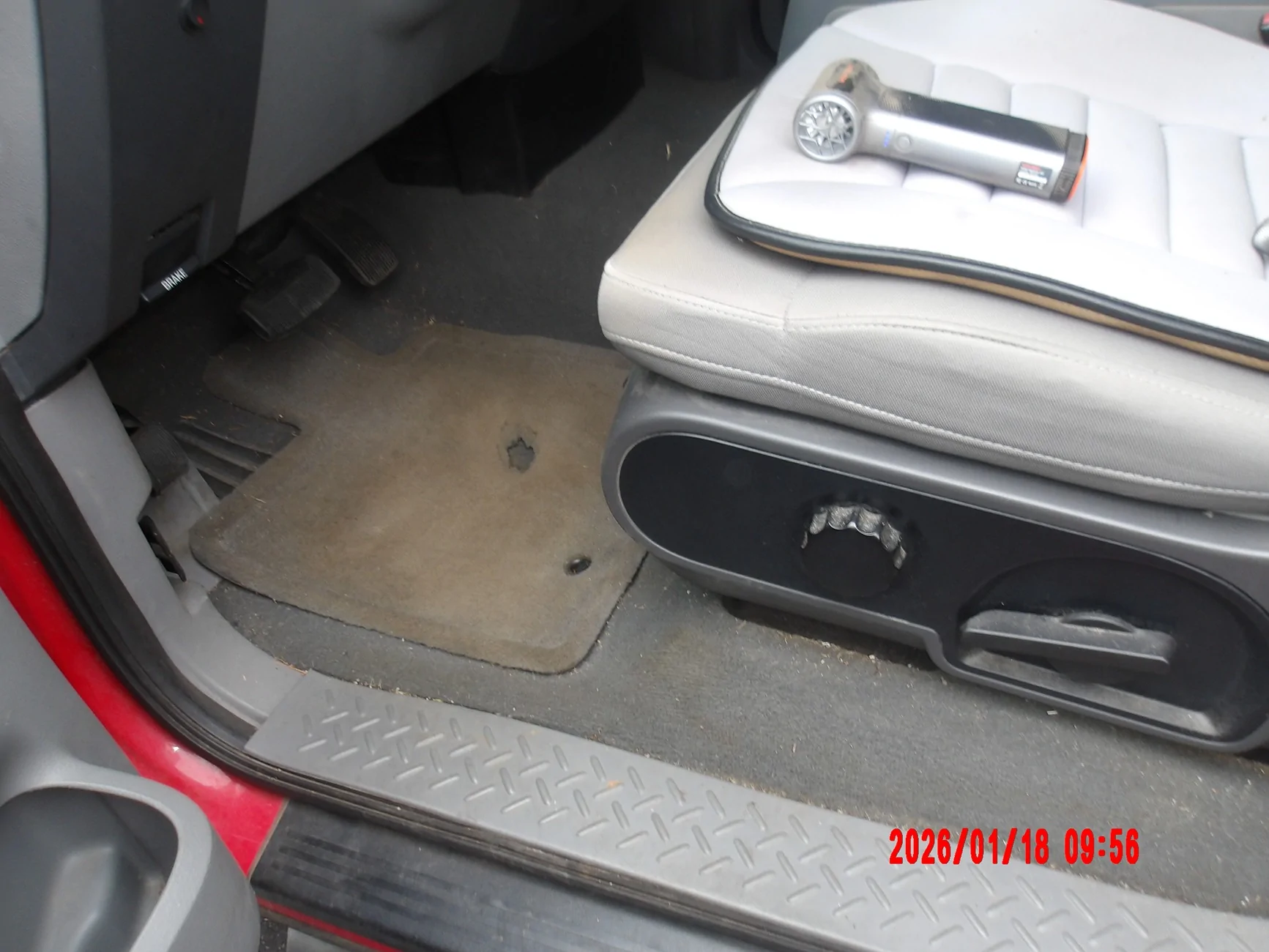 Ford Bronco Sport Review: Wolfbox MF200 Super Power Turbofan compressed air duster. 100_0022