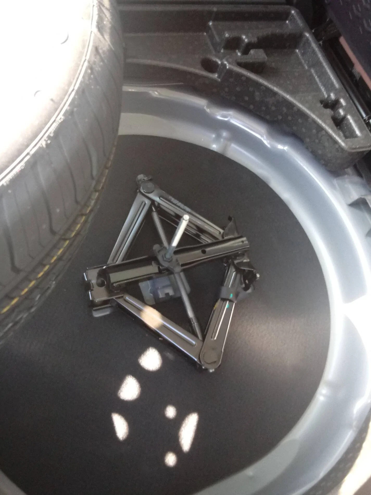 Ford Bronco Sport Spare tire Jack accessories missing? 20210211_143028