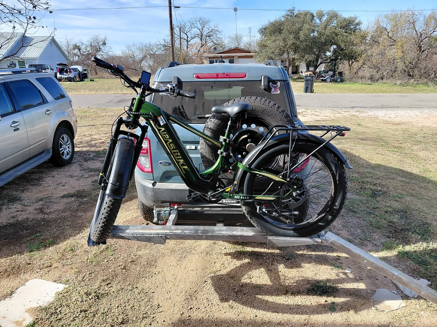 Ford Bronco Sport Cyclists - platform vs hanging hitch rack? 20260101_111242