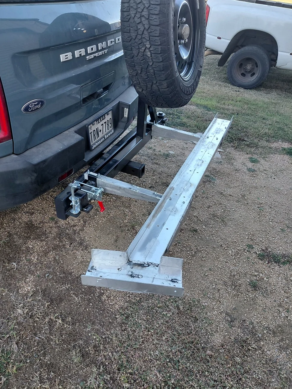 Ford Bronco Sport Cyclists - platform vs hanging hitch rack? 20260101_090608