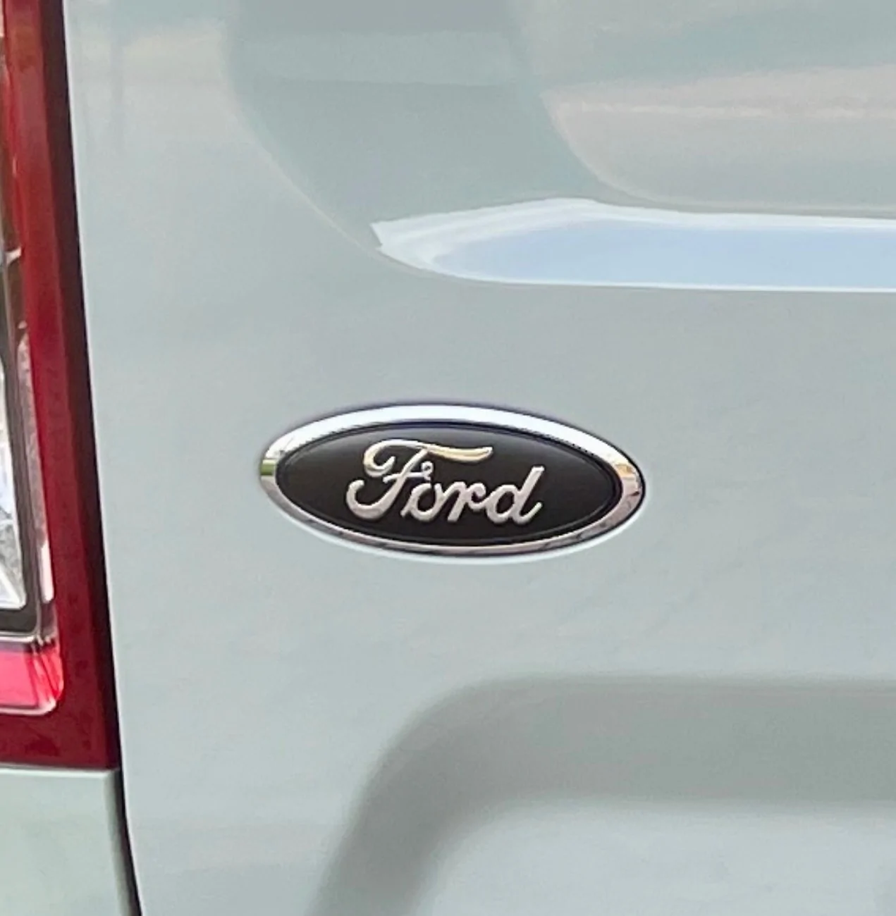 Ford Bronco Sport How've you modified your hatch Ford oval emblem? IMG_1517