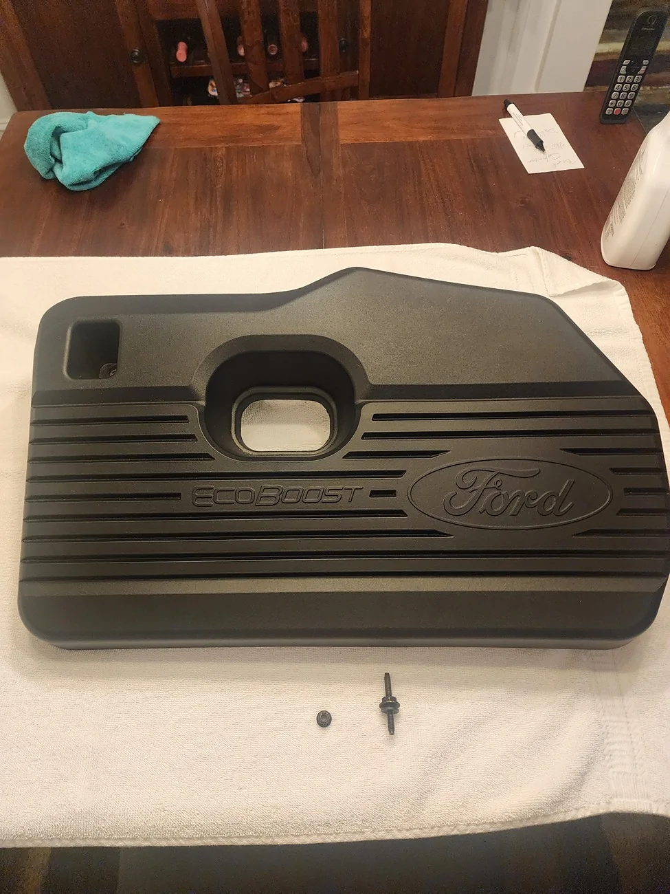 Excellent condition 2.OL OEM Engine Cover w/hardware ’21-’24