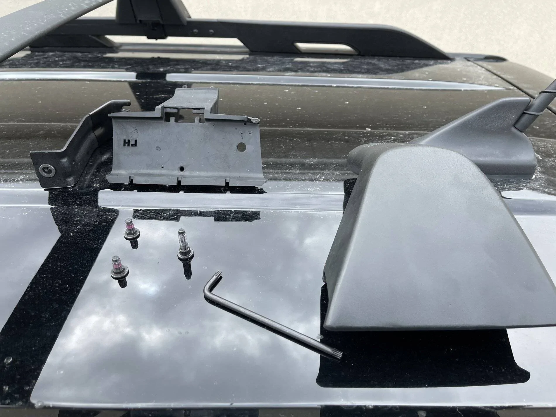 Ford Bronco Sport Ford vs Yakima Crossbars? IMG_2762[1]