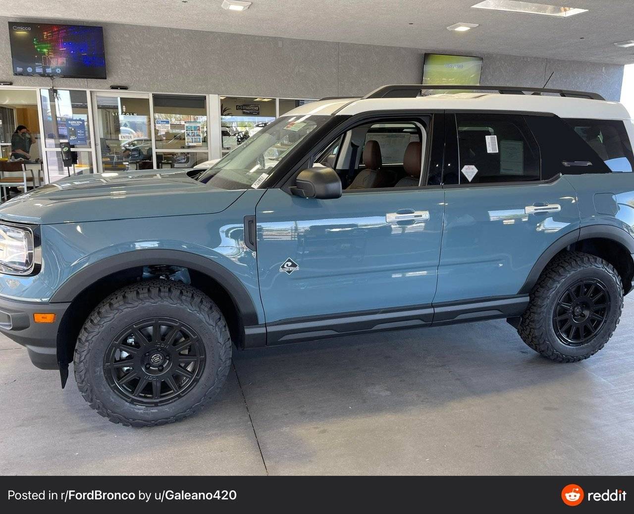 Ford Bronco Sport White roof wrap.. what do you think about it? wite roof