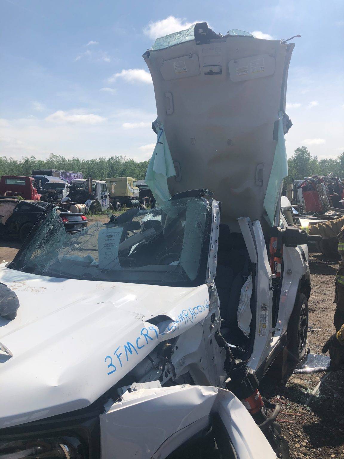 Ford Bronco Sport Ford Bronco Sport's Boron Steel Build Gives the “Jaws of Life” a Hard Time -build-shows-the-jaws-of-life-having-a-hard-time_2