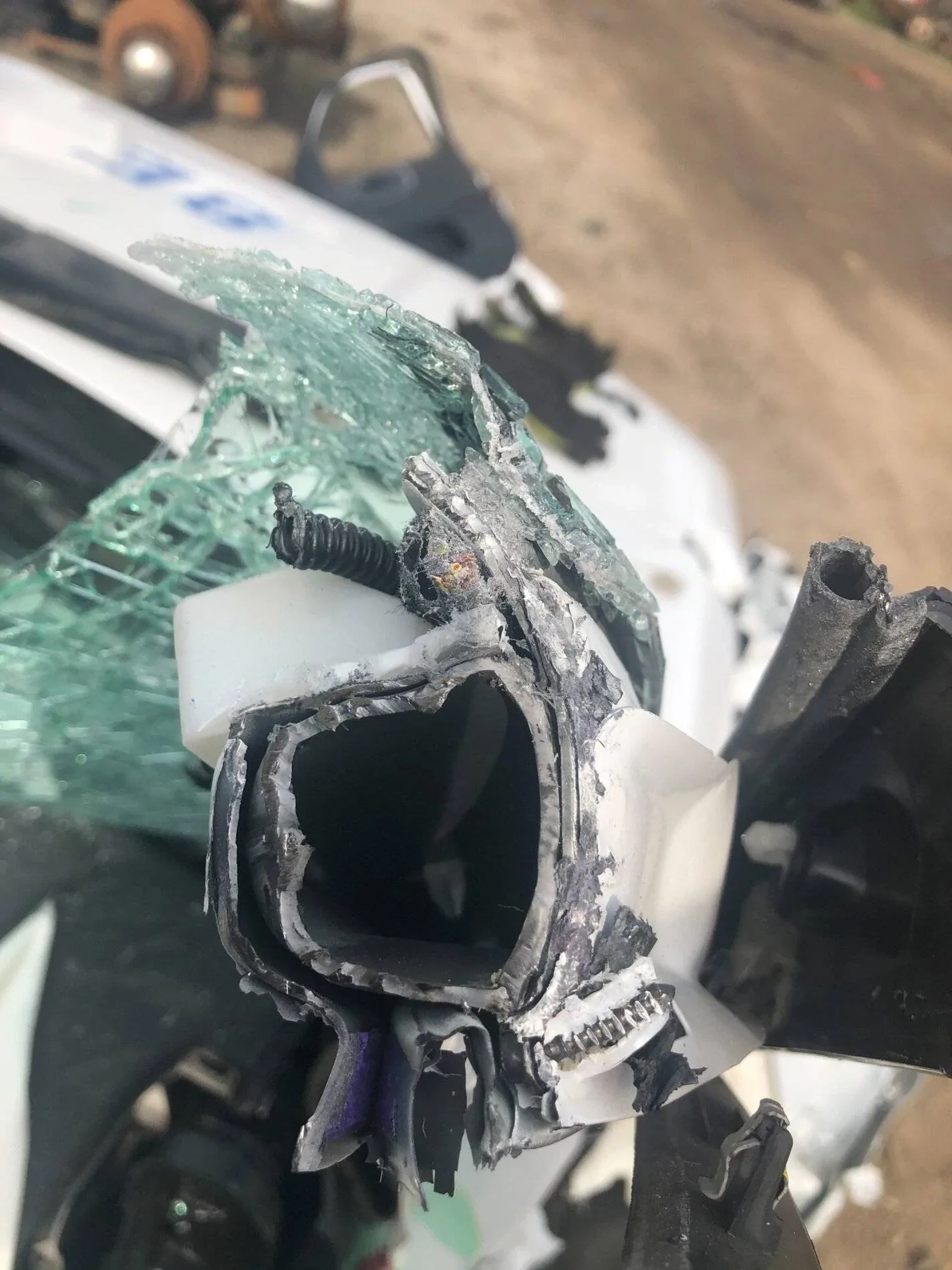 Ford Bronco Sport Ford Bronco Sport's Boron Steel Build Gives the “Jaws of Life” a Hard Time -build-shows-the-jaws-of-life-having-a-hard-time_3